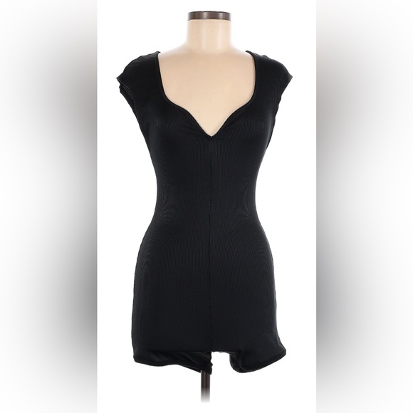 Zara black ribbed mini fitted romper - Picture 2 of 3